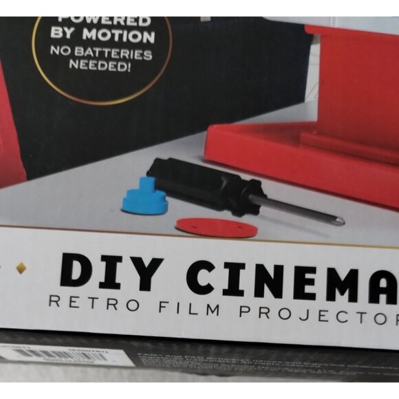 FAO Schwarz DIY Cinema Retro Film Projector Kit 86 Pieces New Never used - Picture 6 of 6